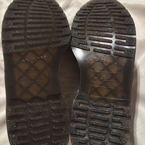 DR. MARTENS 30960 OXBLOOD PEBBLED LEATHER OXFORDS - Picture 6 of 6